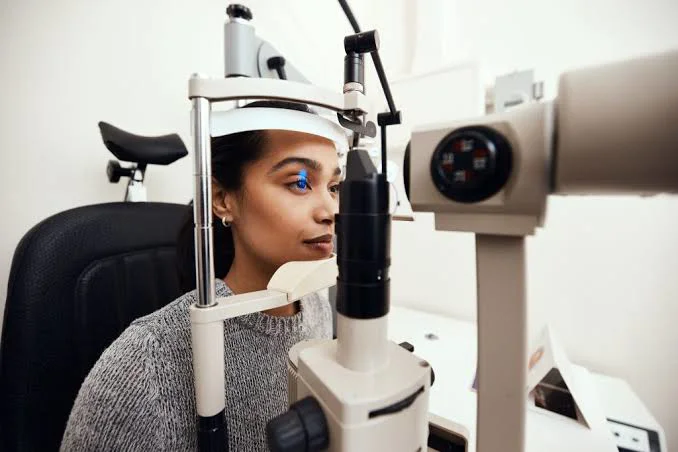 Doctor explaining cataract lens replacement options